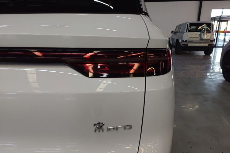 比亚迪 宋Pro新能源 2025款 第二代 DM-i 75KM领先型车身外观9