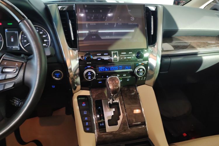 丰田 威尔法 2023款 皇冠 双擎 2.5L HV尊贵版中控内饰16