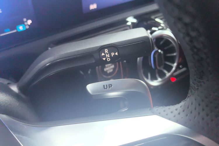 奔驰CLA AMG 2026款 AMG CLA 35 4MATIC中控内饰18