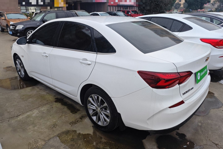 雪佛兰 科鲁泽 2022款 320 自动悦享版车身外观6003