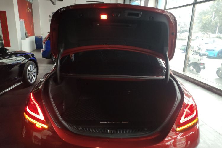 奔驰C级 2020款 C 260 运动版局部细节23