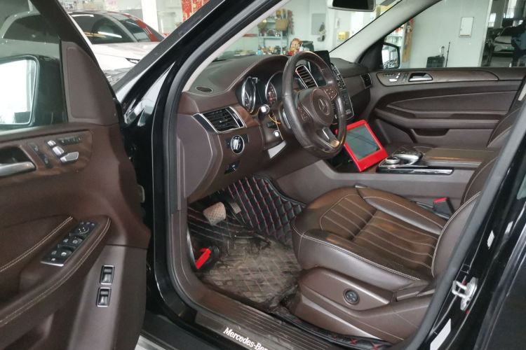奔驰GLS 2016款 GLS 400 4MATIC动感型中控内饰20