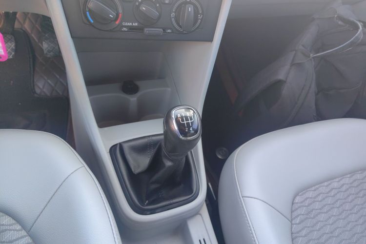 斯柯达 昕锐 2016款 1.4L 手动创行版中控内饰18