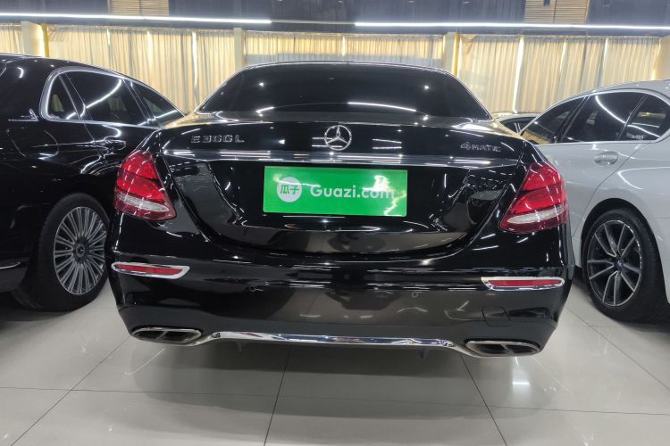 奔驰E级 2019款 E 260 L 运动型车身外观6