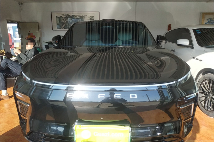 星途 星纪元 ET 2025款 增程 265 Max两驱城区辅助驾驶车身外观2