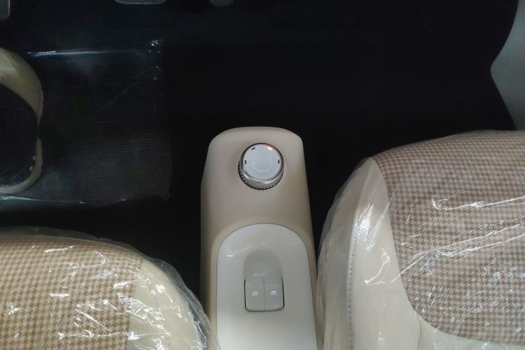 五菱汽车 宏光MINIEV 2024款 第三代 215km 青春版中控内饰18