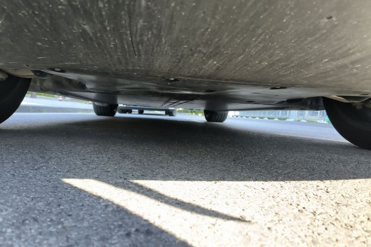 特斯拉 Model Y 2023款 后轮驱动版局部细节9008