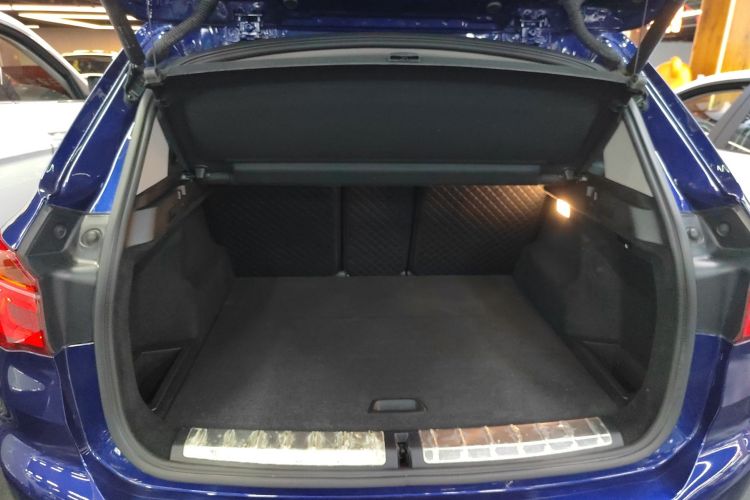 宝马X1 2019款 sDrive20Li 领先型机舱底盘23