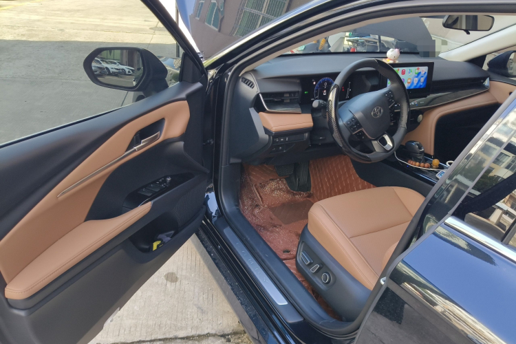 丰田 凯美瑞 2024款 双擎 2.0HGVP 豪华版中控内饰7003