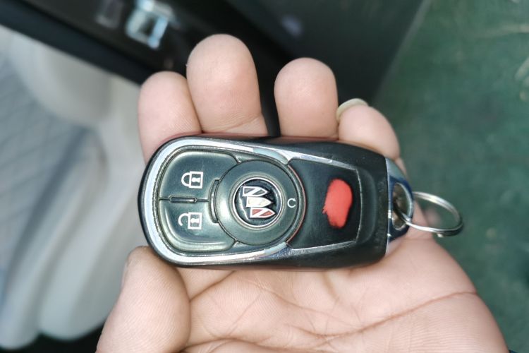 别克GL8 2020款 陆上公务舱 652T 舒适型中控内饰7001