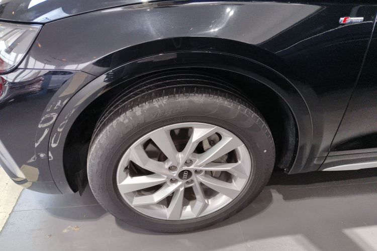 奥迪Q5L 2022款 40T 豪华动感型车身外观6007