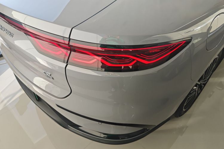 比亚迪 汉 2025款 EV 701KM激光雷达智驾型车身外观9