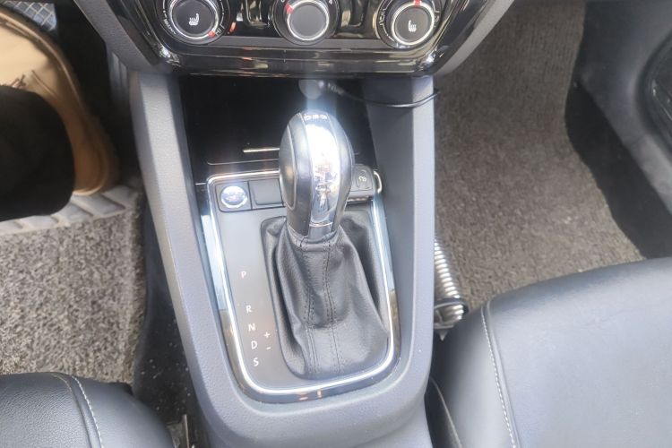 大众 速腾 2017款 180TSI 自动臻享版中控内饰18