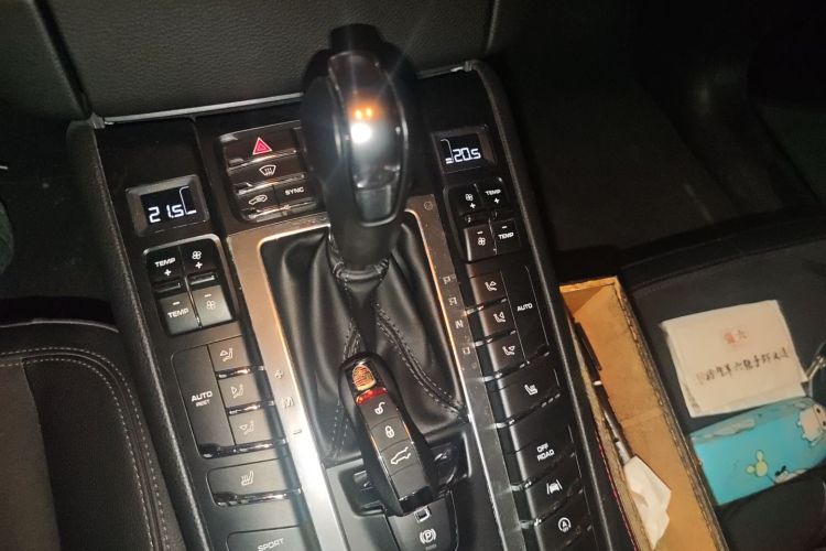 保时捷 2016款 Macan 2.0T中控内饰18