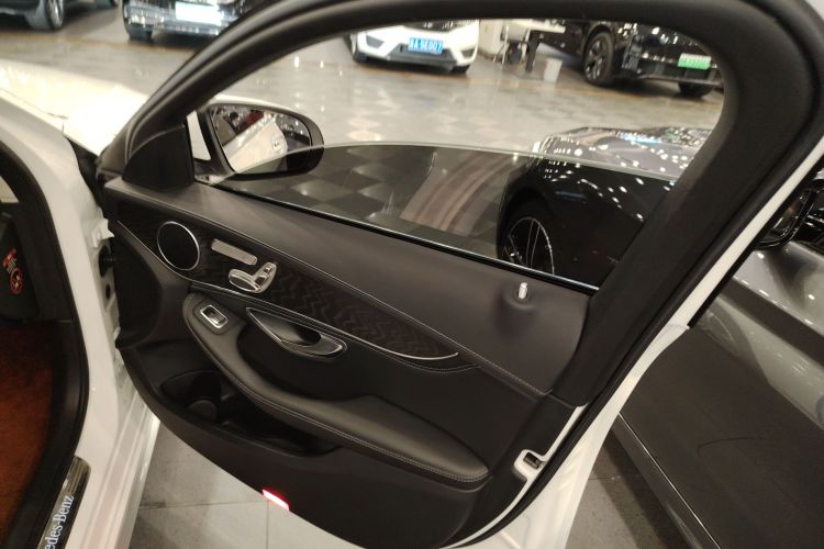 奔驰C级 2019款 改款 C 260 L 运动版中控内饰42