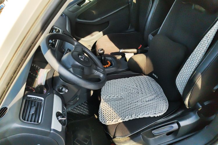 大众 速腾 2012款 1.6L 手动舒适型局部细节19