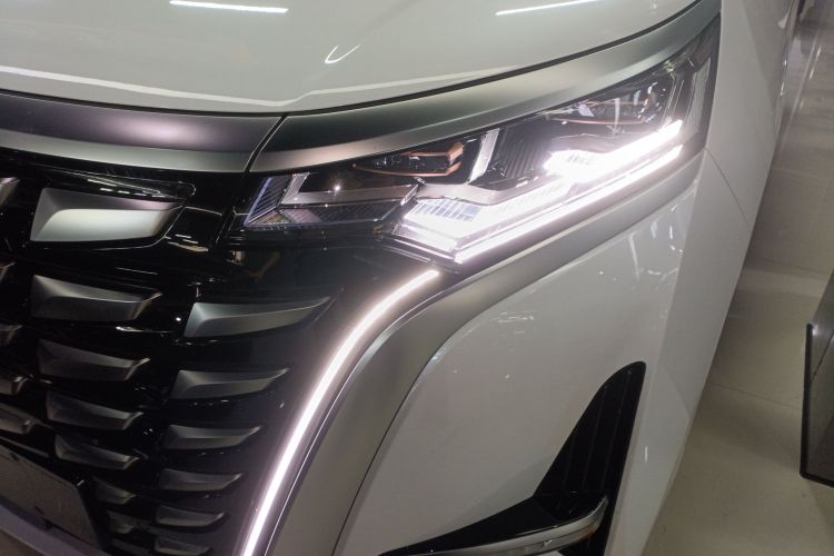 腾势D9 2022款 DM-i 970 四驱旗舰型局部细节36