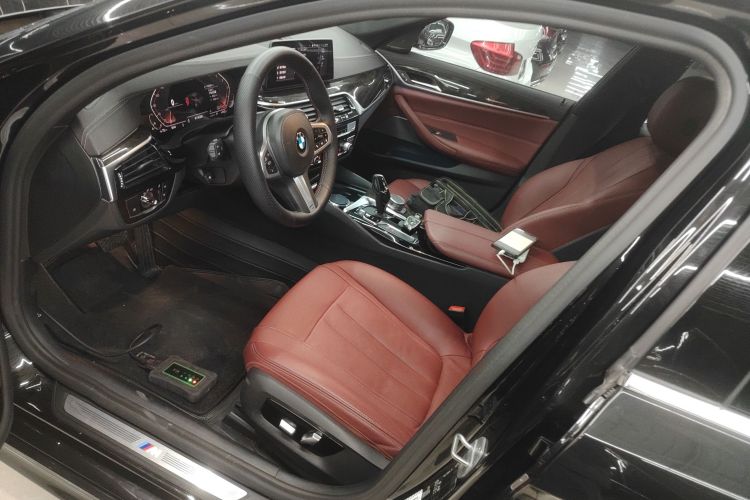 宝马5系 2020款 530Li 尊享型 M运动套装局部细节19