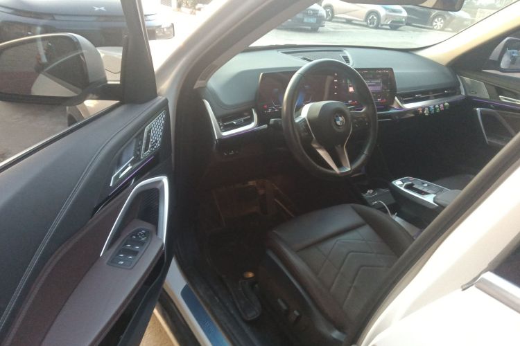 宝马X1 2023款 sDrive25Li X设计套装中控内饰20