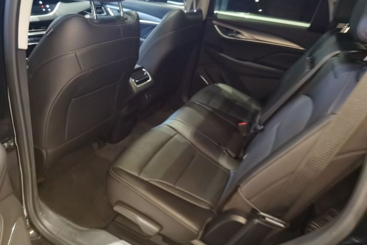 别克 昂科旗 2022款 652T 四驱尊贵型 7座中控内饰7004