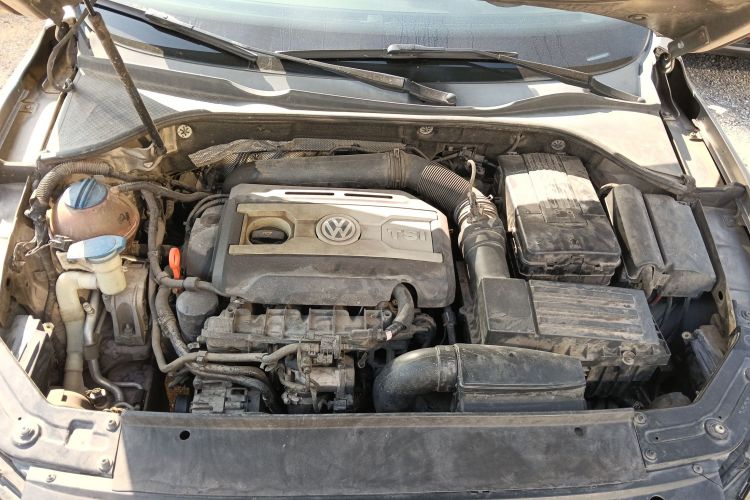 大众 帕萨特 2014款 1.8TSI DSG御尊版机舱底盘24