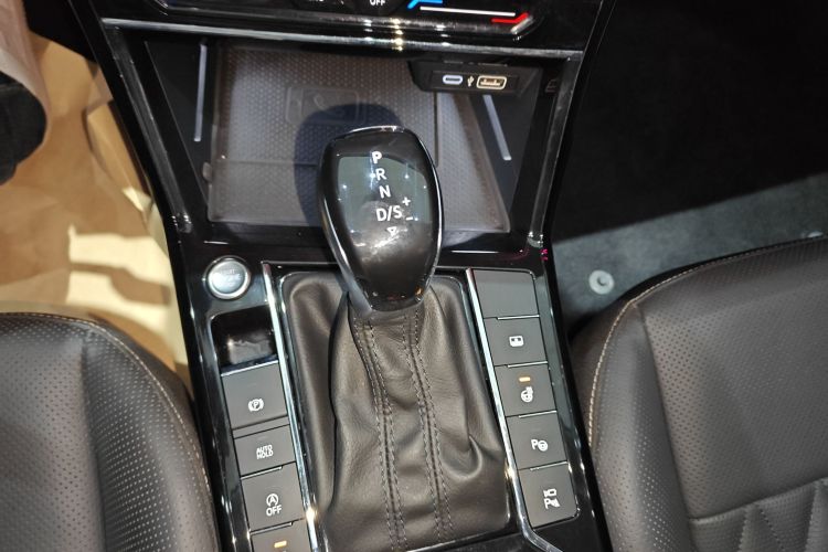 大众 帕萨特 2020款 380TSI 旗舰版 国VI局部细节18