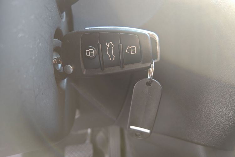 奥迪Q3 2018款 30周年年型 30 TFSI 时尚型中控内饰11