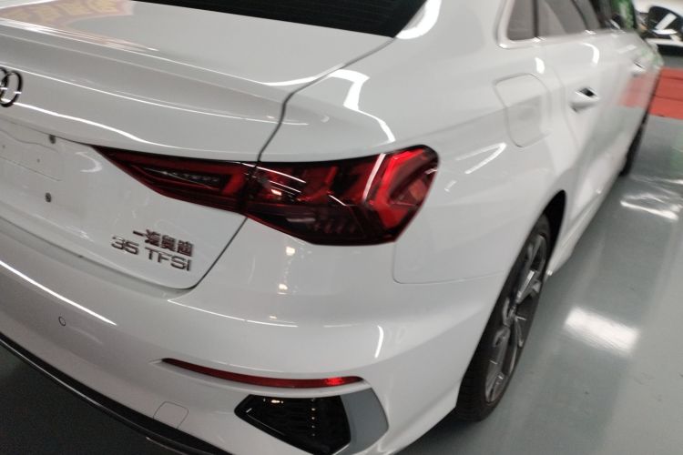 奥迪A3 2023款 A3L Limousine 35 TFSI 豪华运动型车身外观6006