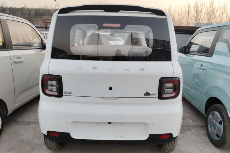 吉利银河 熊猫 2025款 210km 元气熊车身外观6