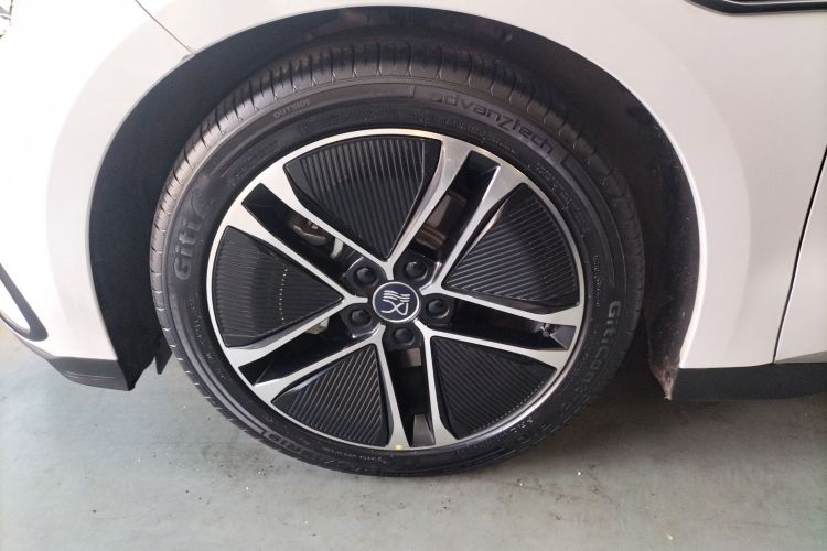 比亚迪 汉 2023款 EV 冠军版 605KM前驱尊贵型车身外观6007