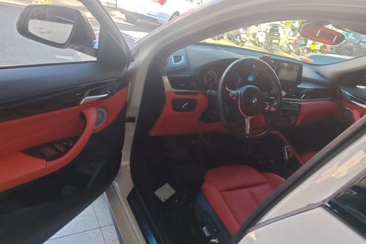 宝马X2 2023款 sDrive25i M运动曜夜版中控内饰7003