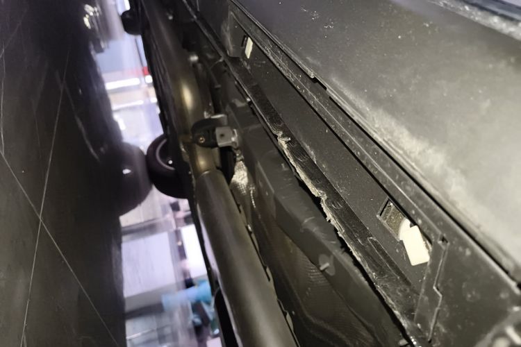 红旗HS7 PHEV 2024款 2.0T PHEV 四驱旗畅版 6座局部细节9002