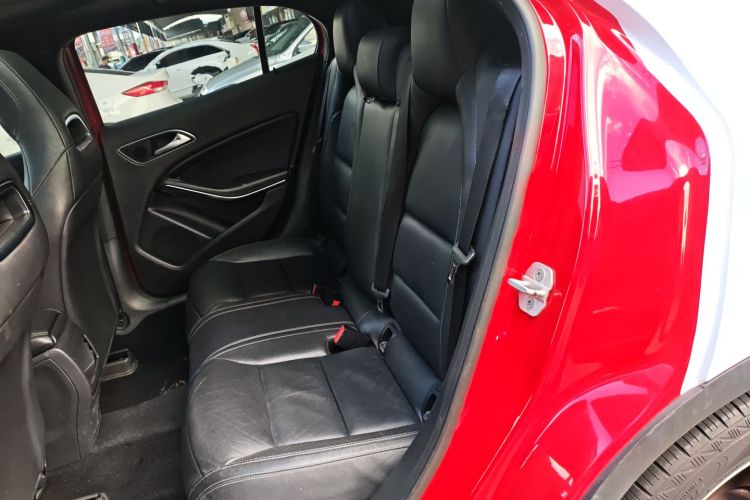 奔驰GLA(进口) 2015款 GLA 260 4MATIC中控内饰21