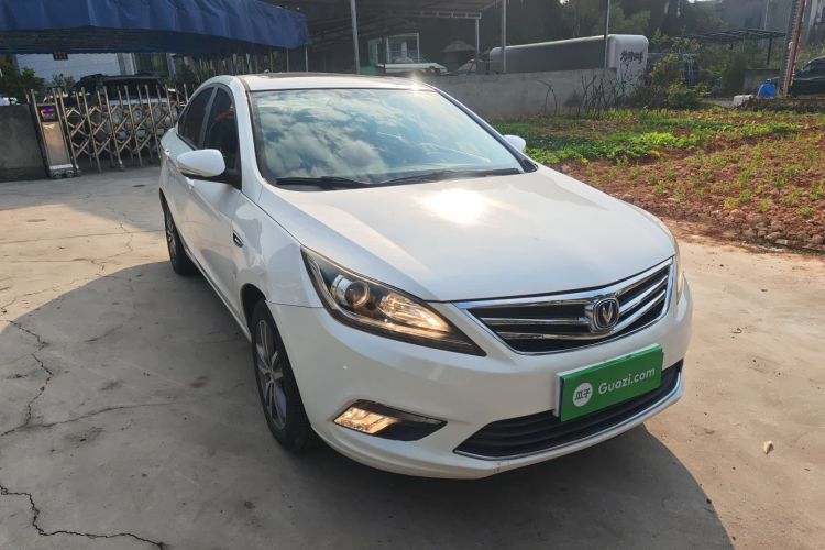 长安 逸动 2016款 1.6L 自动风尚型车身外观3