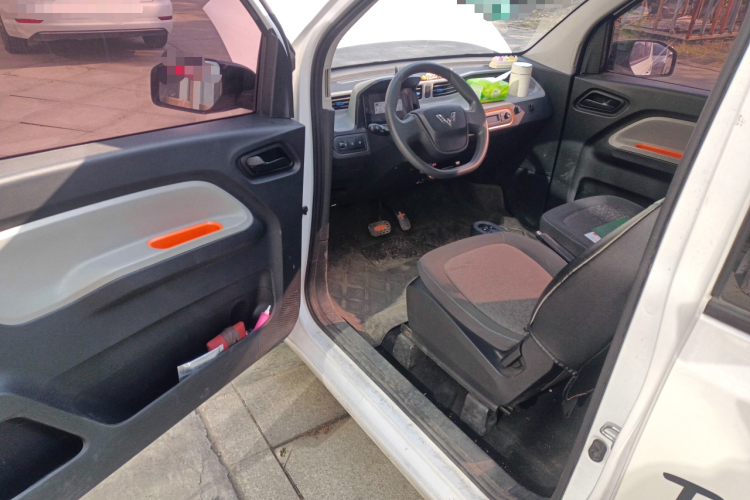 五菱汽车 宏光MINIEV 2022款 轻松款 磷酸铁锂中控内饰7003