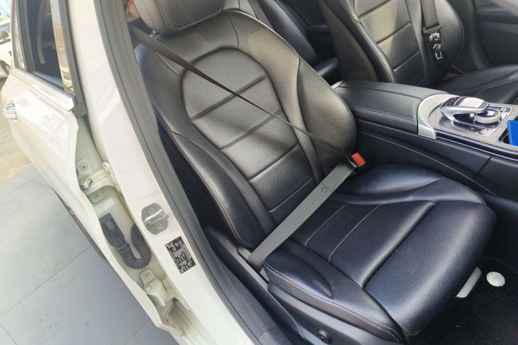 奔驰C级 2016款 C 180 L 运动型局部细节41