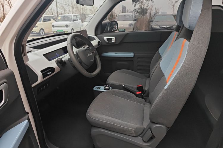 吉利银河 2024款 熊猫mini 200km 耐力熊中控内饰19