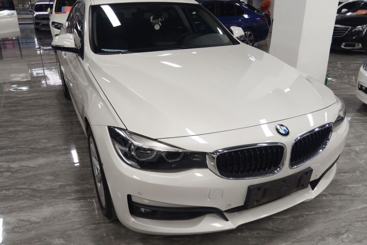 宝马3系GT 2019款 320i 时尚型车身外观3