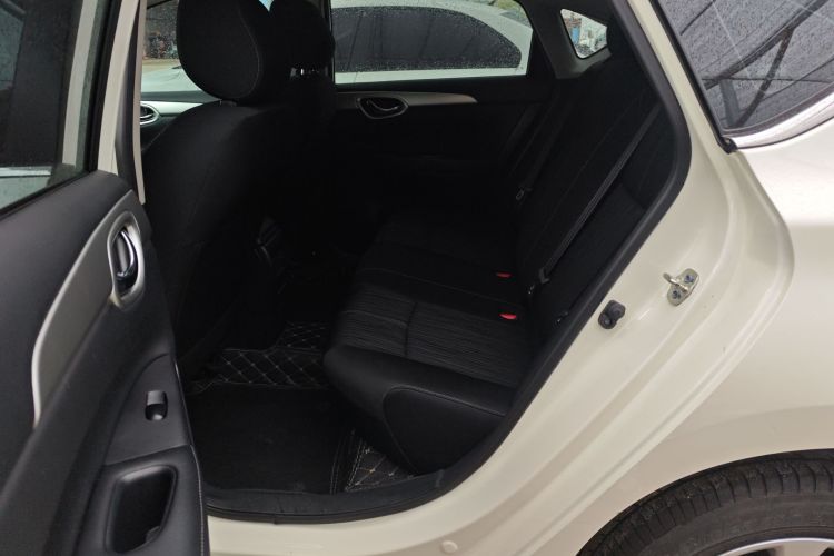 日产 轩逸 2024款 经典 1.6XE CVT舒适版中控内饰21