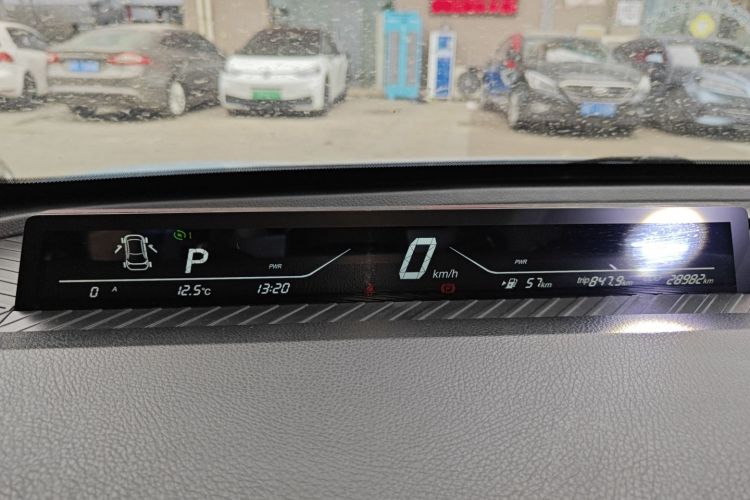 哪吒汽车 哪吒AYA 2023款 318 Lite中控内饰14