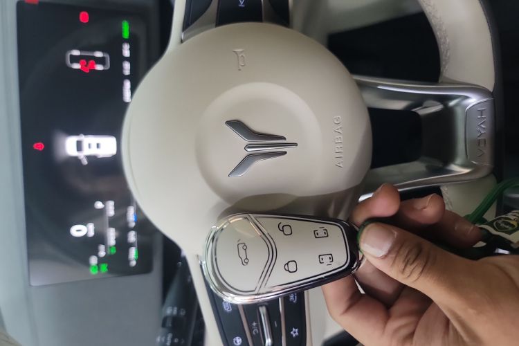 岚图汽车 岚图梦想家 2025款 PHEV 四驱卓越鲲鹏版中控内饰11