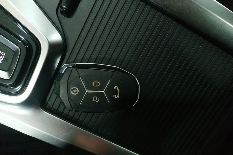 领克01 2019款 2.0T 两驱型Pro版 国V中控内饰7001