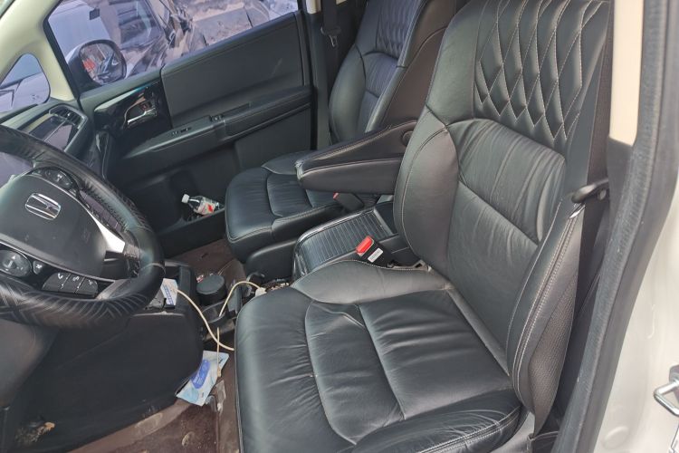 本田 艾力绅 2019款 2.0L 混动豪华版局部细节19