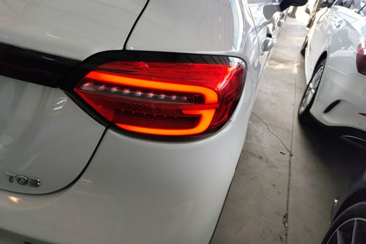 零跑汽车 零跑T03 2020款 400轻享版车身外观9