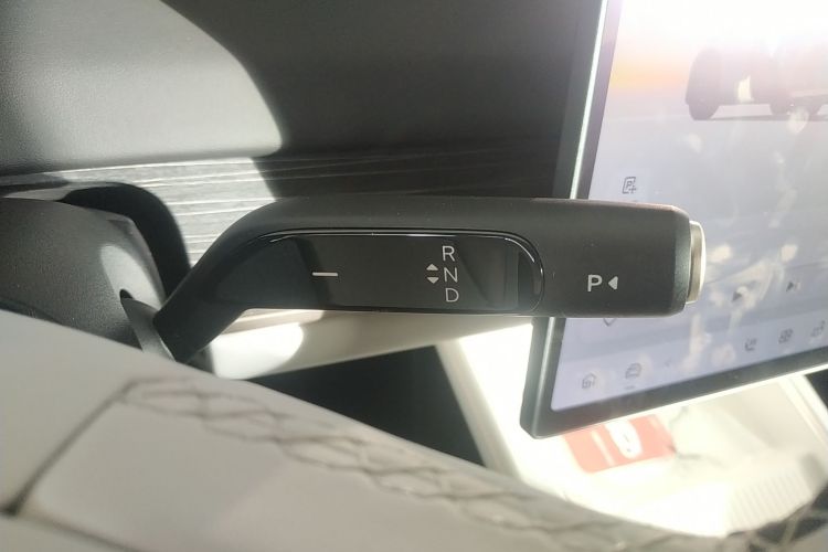 乐道L60 2024款 60kWh 后驱版中控内饰18