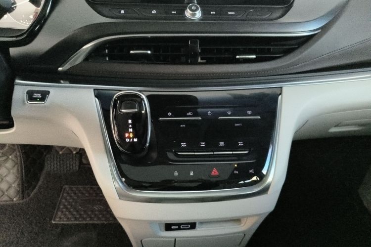 别克GL8 2021款 陆上公务舱 652T 尊贵型局部细节18