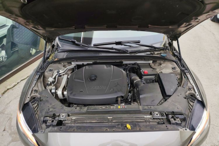 沃尔沃S60 2021款 T4 智逸豪华版机舱底盘24