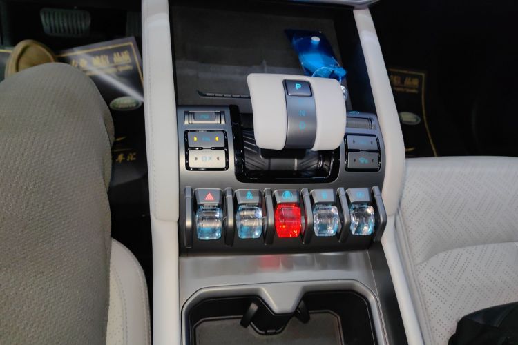 方程豹 钛3 2025款 501KM 后驱智驾Max版中控内饰18