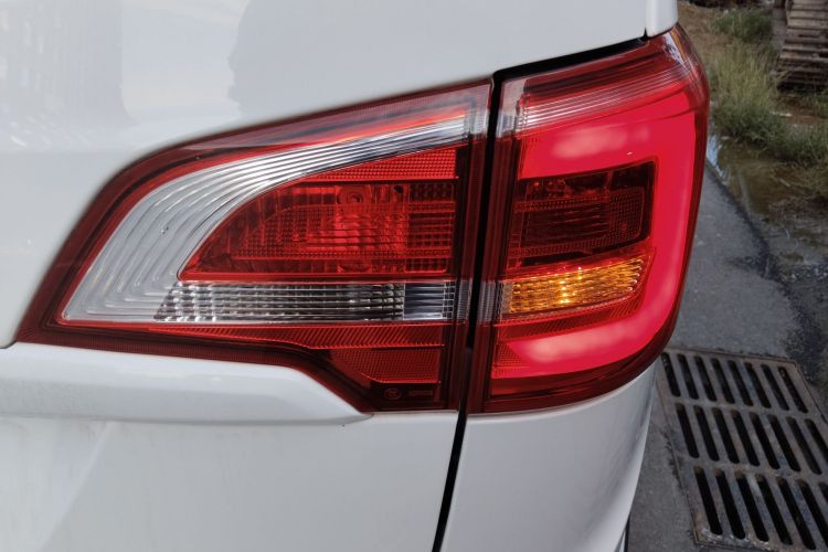 宝骏730 2019款 1.5L 手动超值型 7座 国VI车身外观9