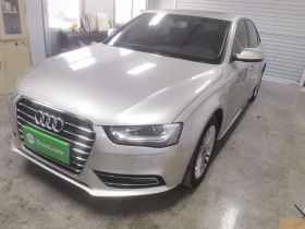 奥迪A4L 2016款 35 TFSI 典藏版 自动标准型